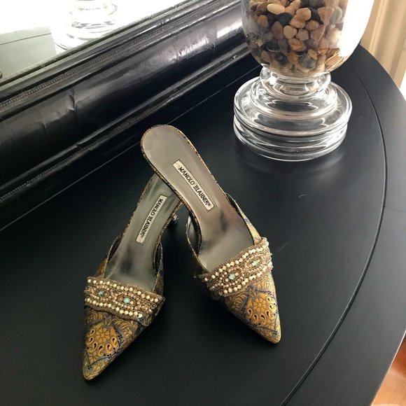 Manolo Blahnik Jewel Toned Brocade Mule - Picture 2 of 12
